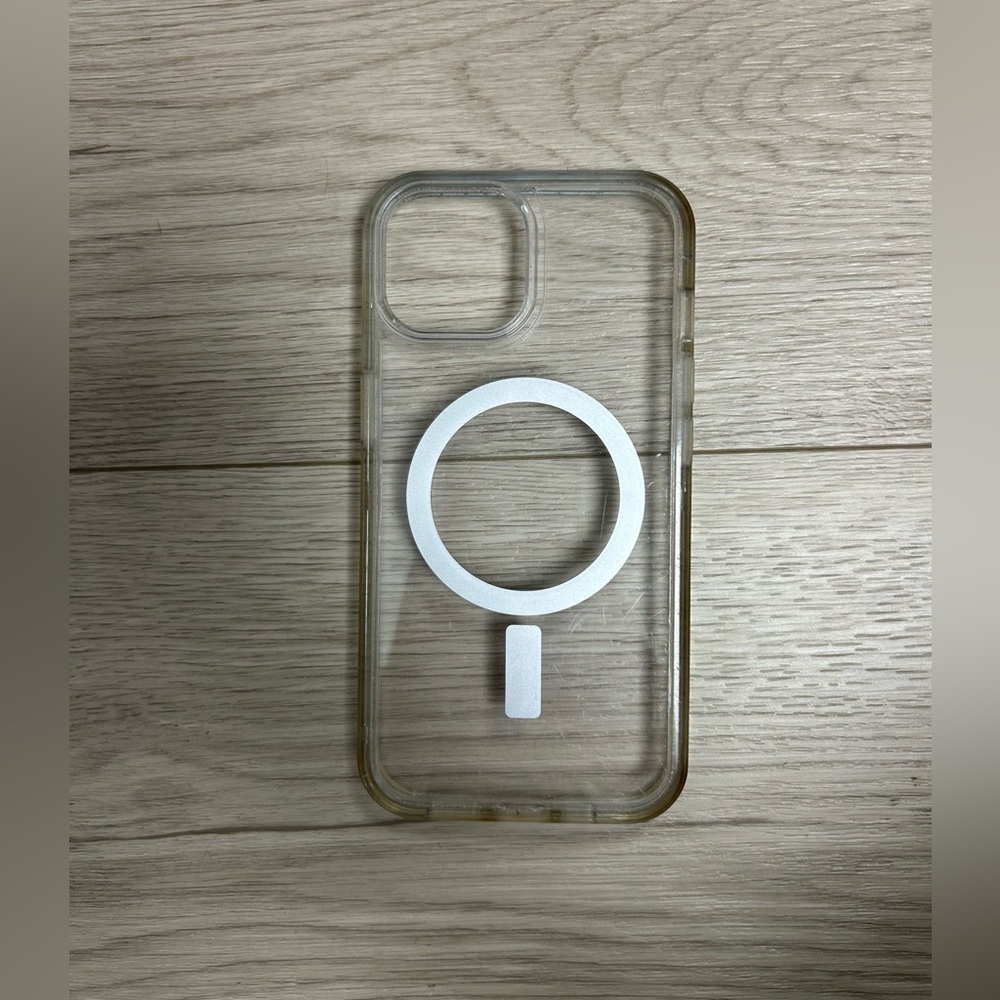 Otterbox Symmetry‎ Clear MagSafe Case for iPhone 15